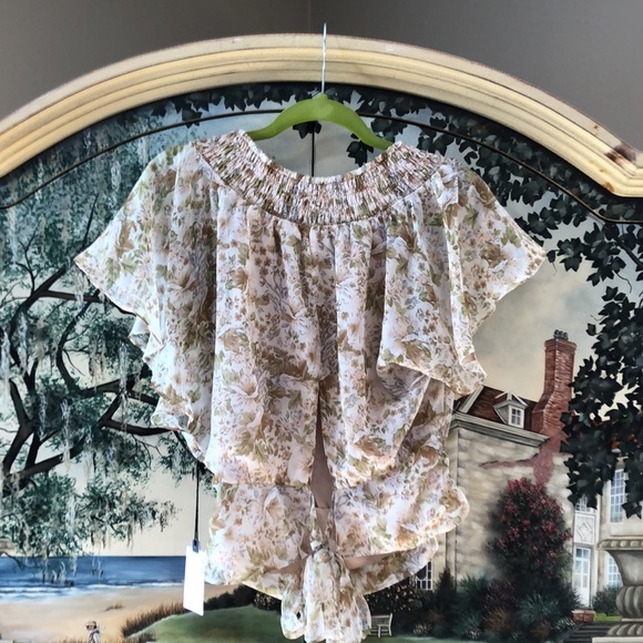 Beautiful Off White Floral ,Tie Back. - Picture 2 of 5